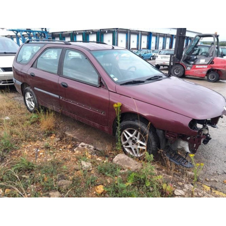 Compresseur clim RENAULT LAGUNA 1 PHASE 1 BREAK d’occasion