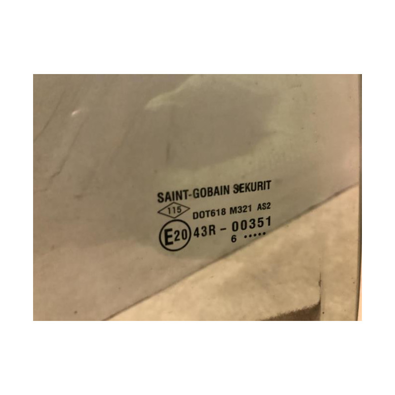 Vitre arriere droit DACIA SANDERO 2 PHASE 1 d’occasion