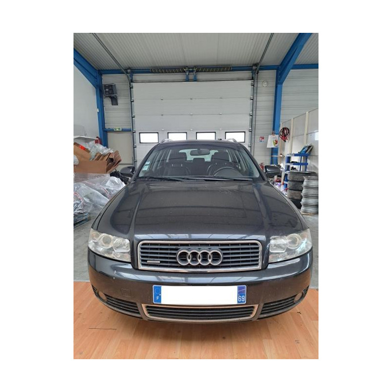 Moyeu arriere droit AUDI A4 2 AVANT PHASE 1 BREAK d’occasion