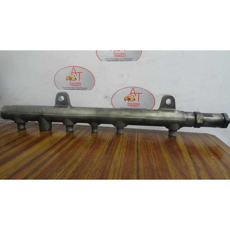 Rampe injection RENAULT MEGANE II PHASE 1 d’occasion
