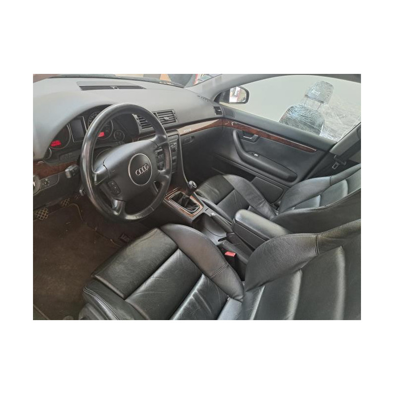 Attache ceinture arriere centrale AUDI A4 2 AVANT PHASE 1 BREAK d’occasion