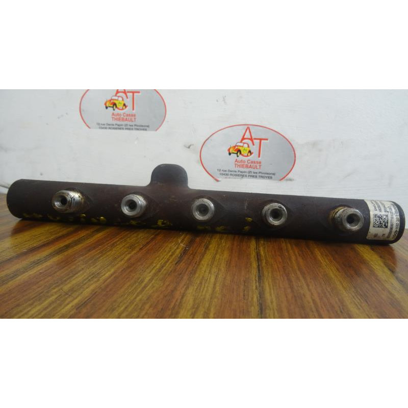 Rampe injection RENAULT TWINGO II PHASE 1 d’occasion