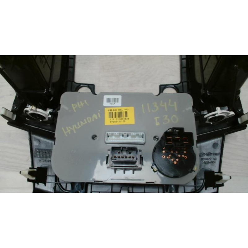Facade autoradio HYUNDAI I 30 1 PHASE 1 d’occasion