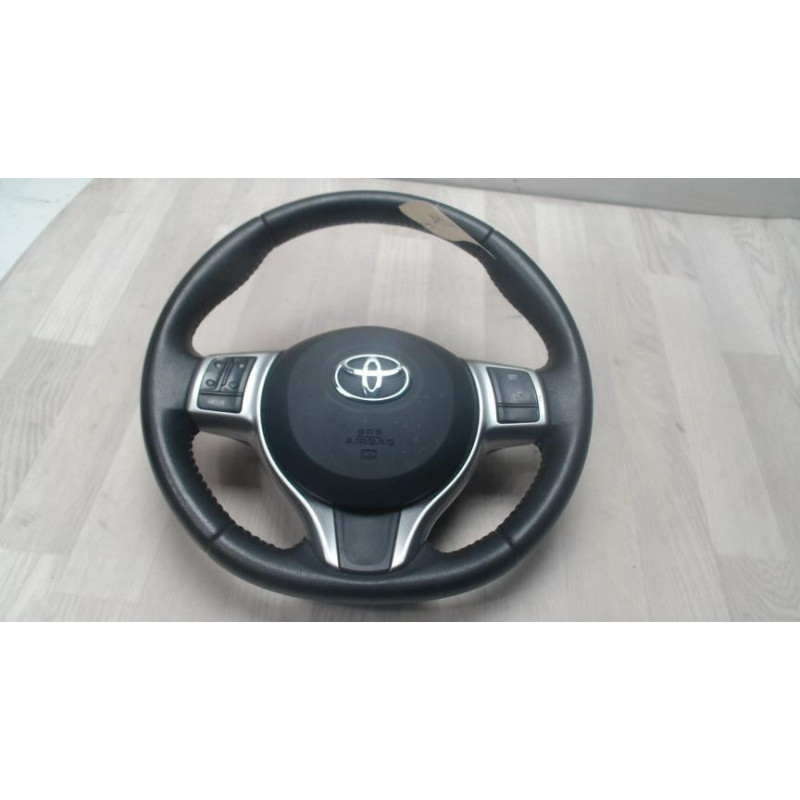 Volant TOYOTA YARIS 3 PHASE 1 d’occasion