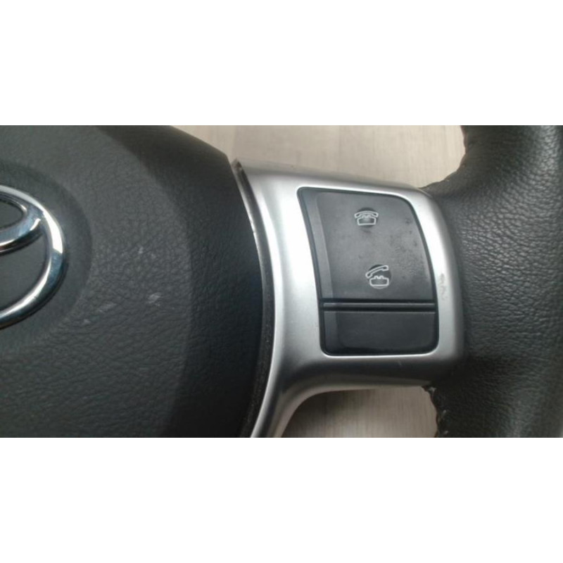 Volant TOYOTA YARIS 3 PHASE 1 d’occasion