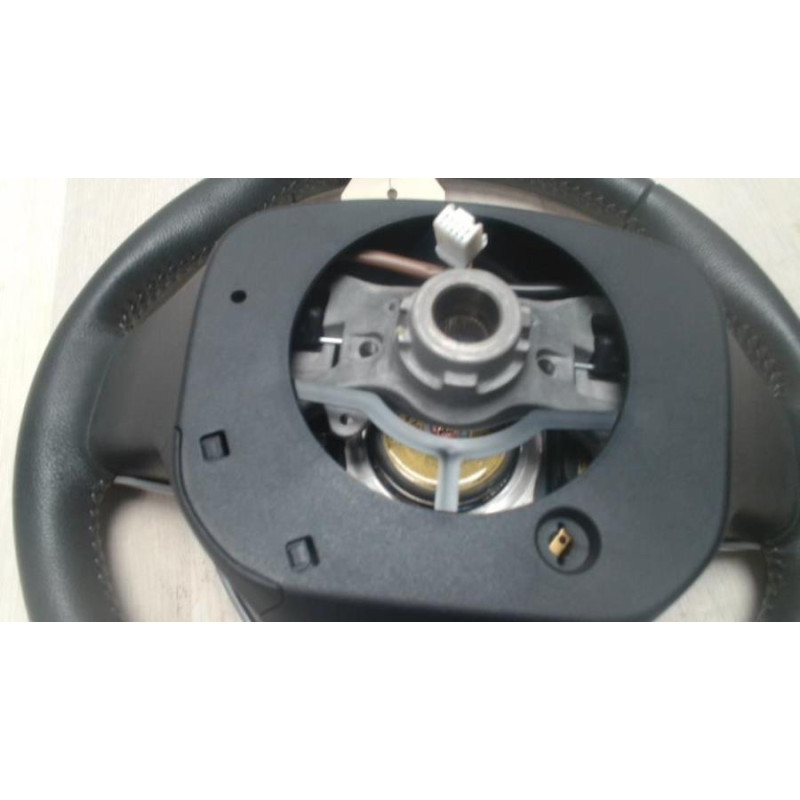 Volant TOYOTA YARIS 3 PHASE 1 d’occasion