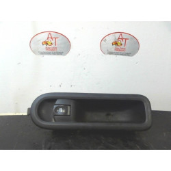 Interrupteur de leve vitre avant droit RENAULT CLIO III PHASE 1 d’occasion