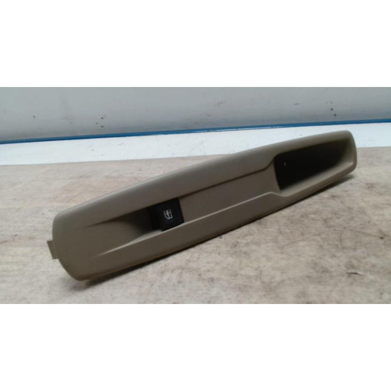 Interrupteur de leve vitre avant droit RENAULT GRAND SCENIC 3 PHASE 1 d’occasion