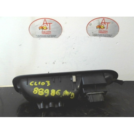 Interrupteur de leve vitre avant droit RENAULT CLIO III PHASE 1 d’occasion
