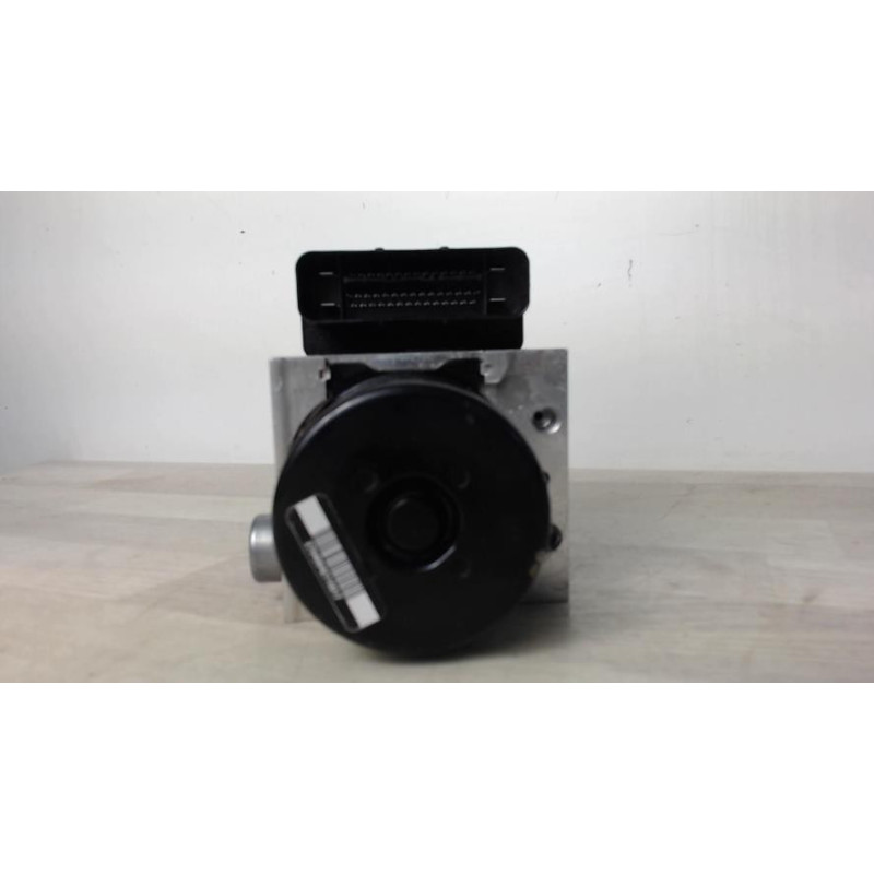 Bloc ABS (freins anti-blocage) MERCEDES CLASSE C 204 PHASE 2 COUPE d’occasion