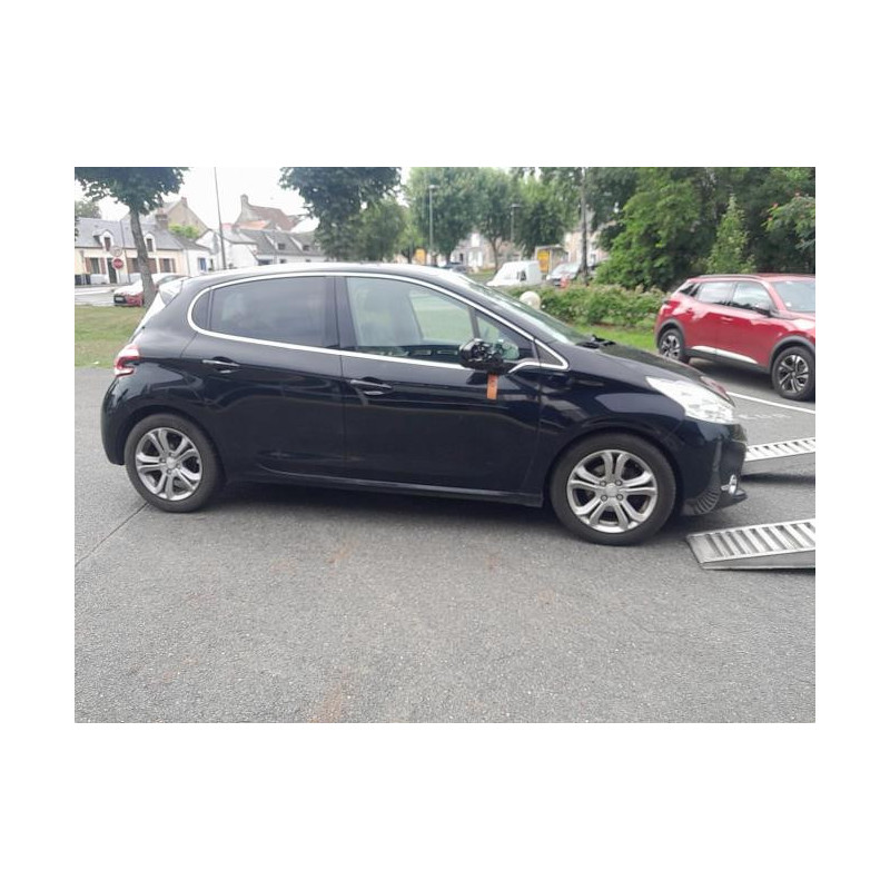 Feu arriere stop central PEUGEOT 208 1 PHASE 1 d’occasion