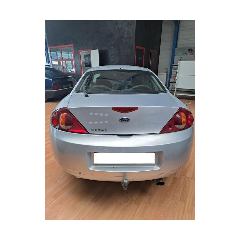Moyeu arriere droit FORD COUGAR COUPE d’occasion
