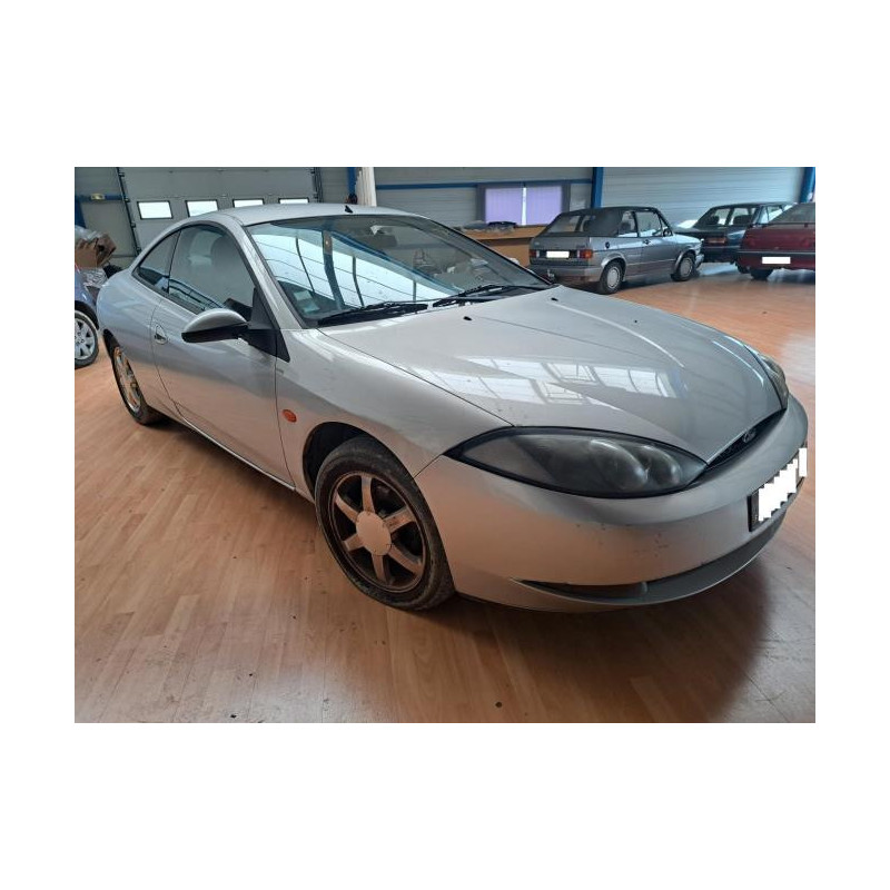 Moyeu arriere droit FORD COUGAR COUPE d’occasion