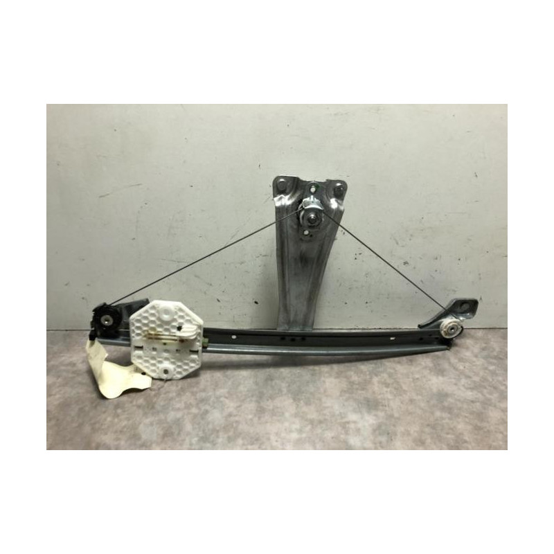 Leve vitre mecanique arriere droit DACIA SANDERO 2 PHASE 1 d’occasion