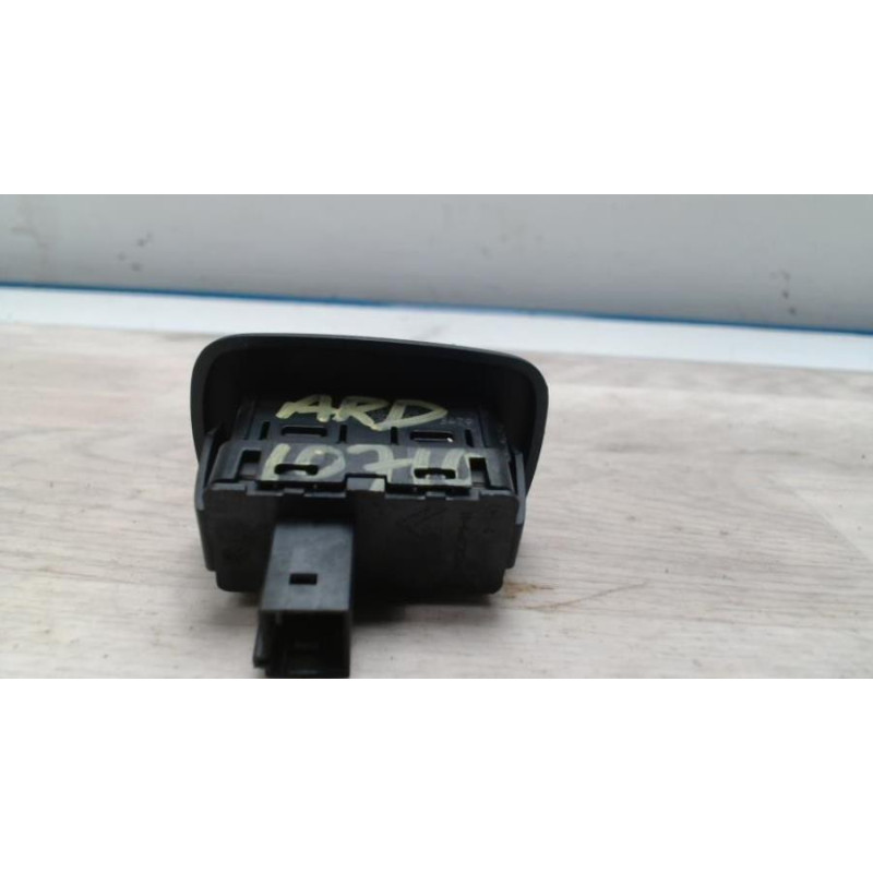 Interrupteur de leve vitre arriere droit CITROEN C5 2 d’occasion
