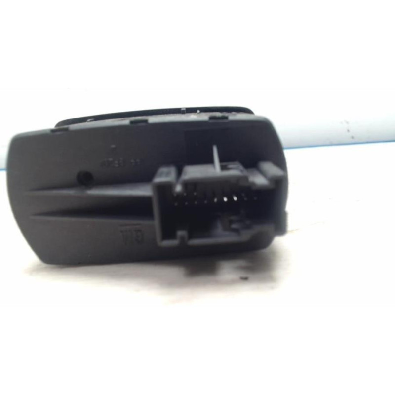 Interrupteur de leve vitre avant gauche OPEL CORSA D PHASE 1 d’occasion