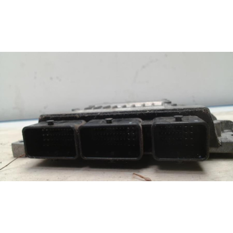 Calculateur moteur RENAULT SCENIC 2 PHASE 2 d’occasion