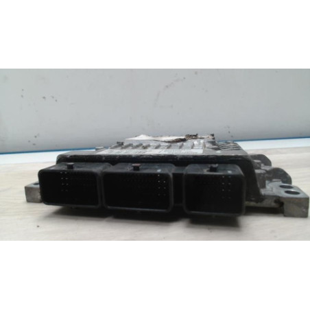 Calculateur moteur RENAULT SCENIC 2 PHASE 2 d’occasion