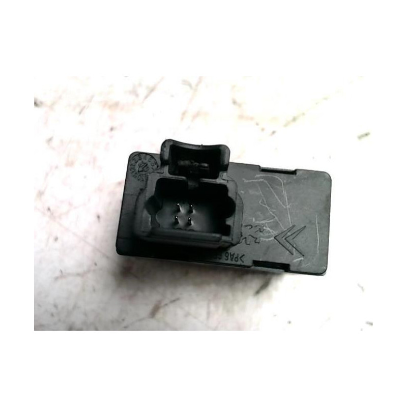 Interrupteur de leve vitre arriere droit PEUGEOT 307 PHASE 1 d’occasion