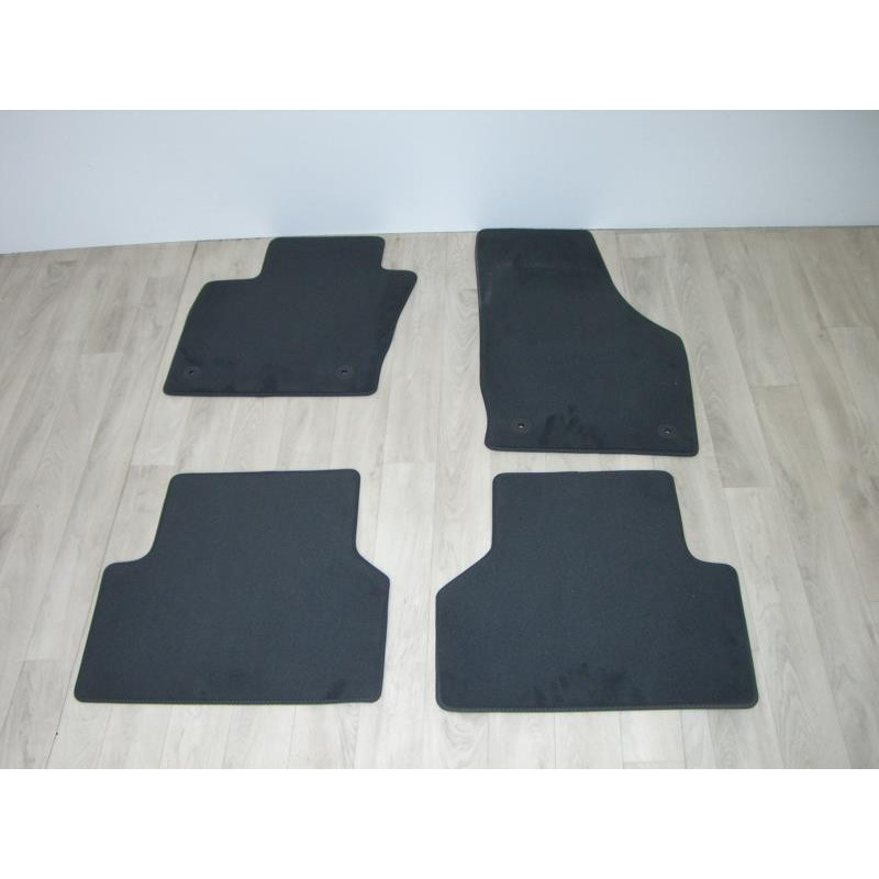 Tapis de sol AUDI  d’occasion