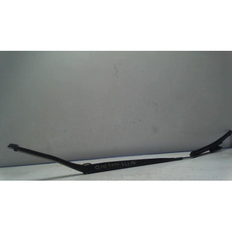 Bras essuie glace avant droit RENAULT CLIO 4 PHASE 1 BREAK d’occasion