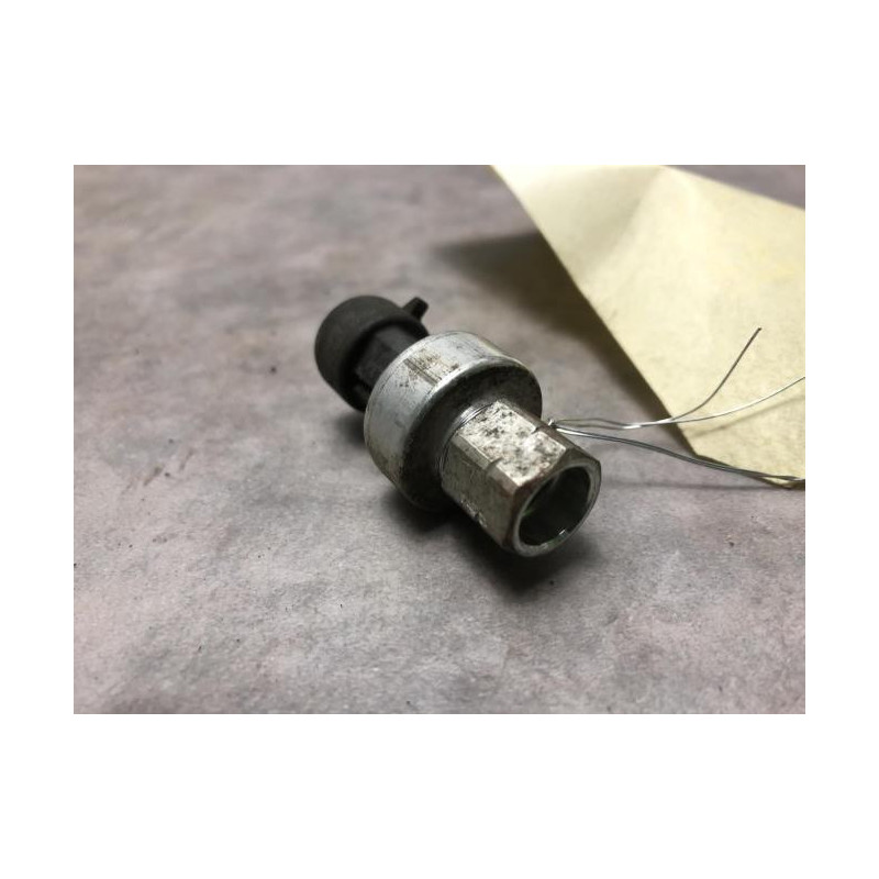Pressostat de climatisation RENAULT CLIO 3 PHASE 2 d’occasion