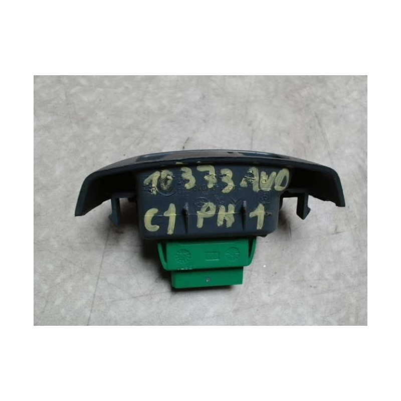 Interrupteur de leve vitre avant droit CITROEN C1 1 PHASE 1 d’occasion