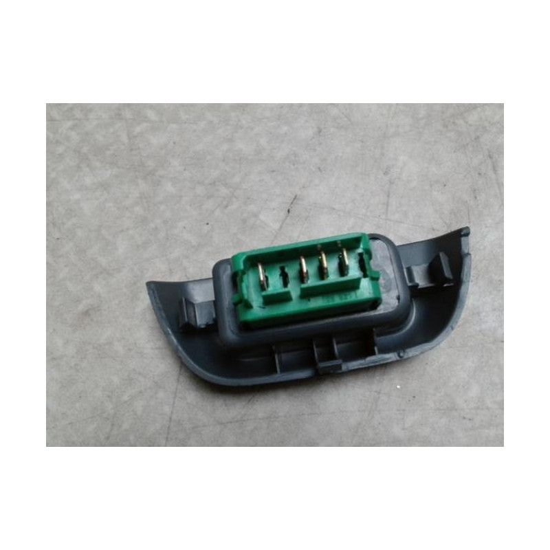 Interrupteur de leve vitre avant droit CITROEN C1 1 PHASE 1 d’occasion