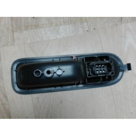 Interrupteur de leve vitre avant droit RENAULT CLIO 3 PHASE 1 d’occasion
