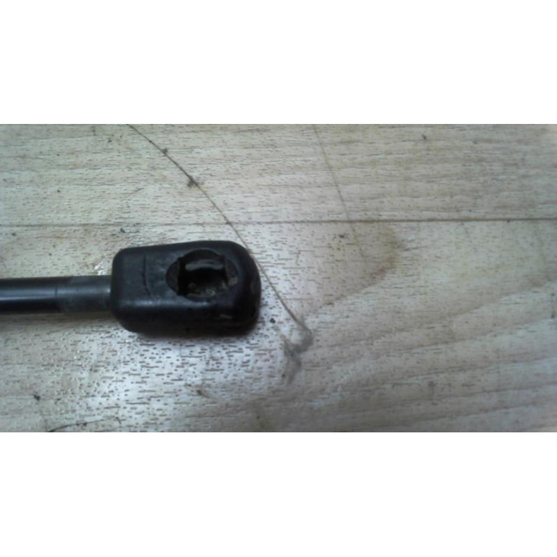 Verin de lunette arriere droit VOLKSWAGEN POLO 5 PHASE 1 d’occasion