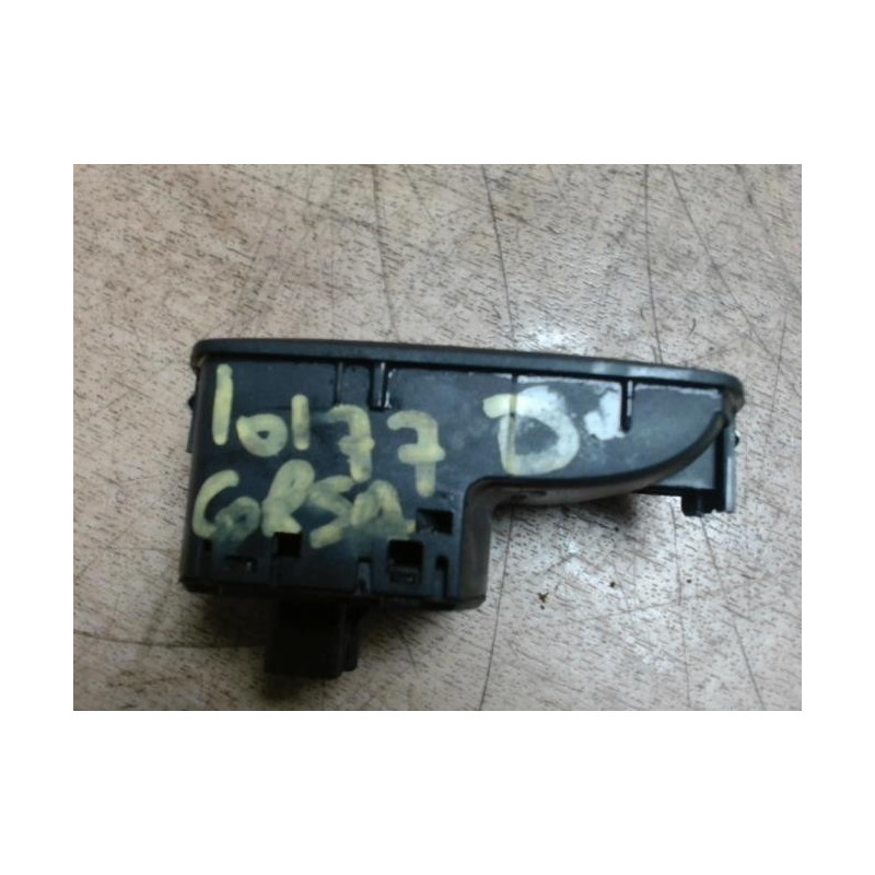 Interrupteur de leve vitre avant droit OPEL CORSA D PHASE 1 d’occasion