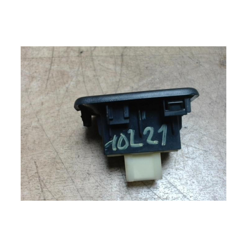 Interrupteur de leve vitre avant droit DACIA SANDERO 2 PHASE 2 d’occasion