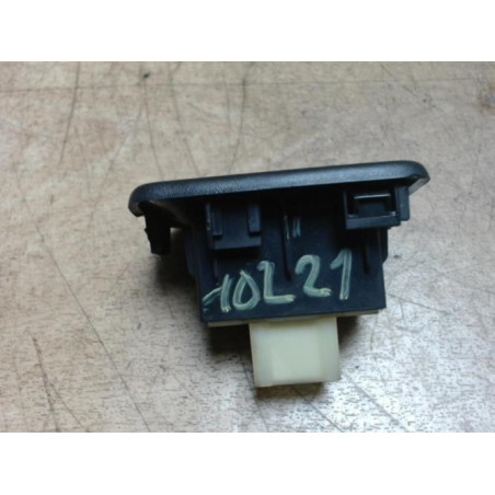 Interrupteur de leve vitre avant droit DACIA SANDERO 2 PHASE 2 d’occasion