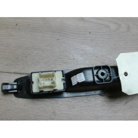 Interrupteur de leve vitre arriere droit RENAULT CLIO 4 PHASE 1 d’occasion