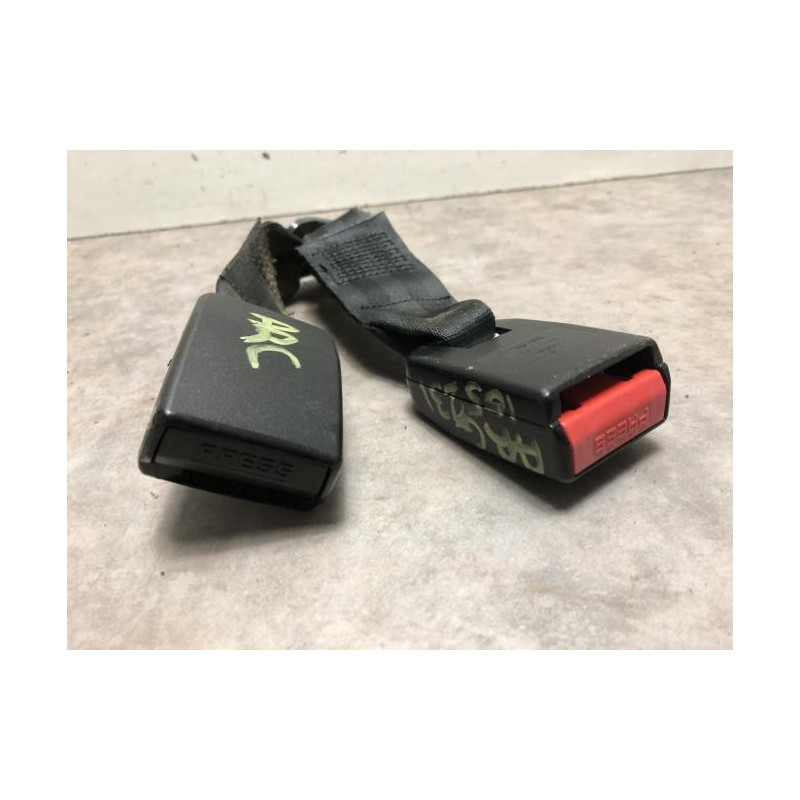 Attache ceinture arriere gauche DACIA SANDERO 1 d’occasion