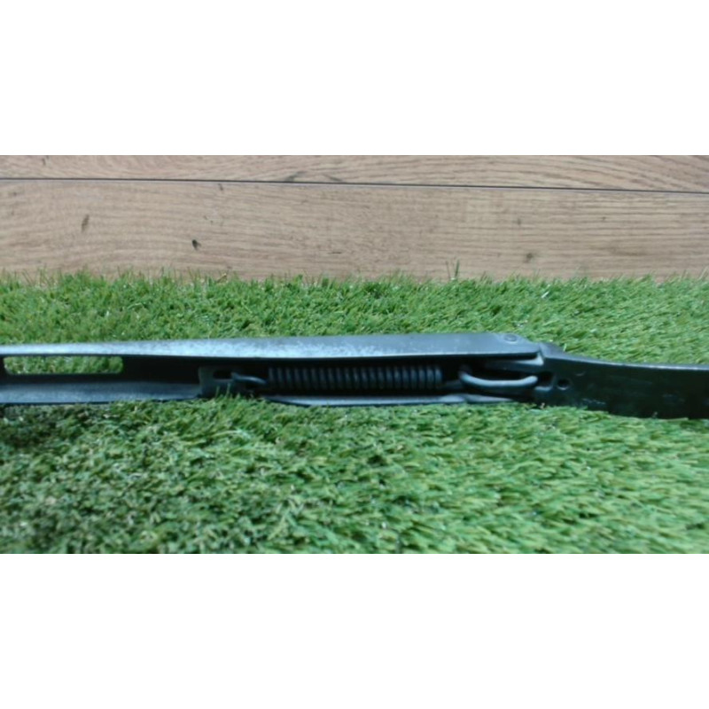 Bras essuie glace avant droit PEUGEOT 307 PHASE 2 BREAK d’occasion