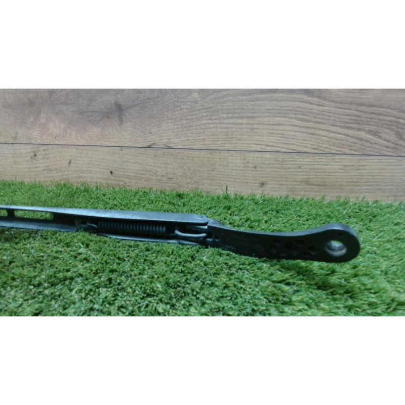 Bras essuie glace avant droit PEUGEOT 307 PHASE 2 BREAK d’occasion