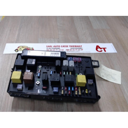 Porte fusible OPEL ASTRA GTC CDTI d’occasion