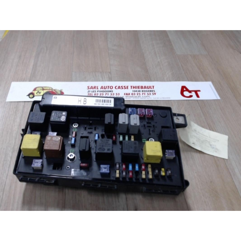 Porte fusible OPEL ASTRA GTC CDTI d’occasion