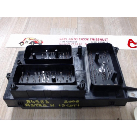 Porte fusible OPEL ASTRA GTC CDTI d’occasion