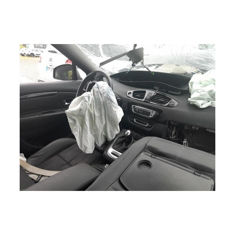 Feu arriere secondaire droit (feux) RENAULT SCENIC 3 PHASE 3 d’occasion