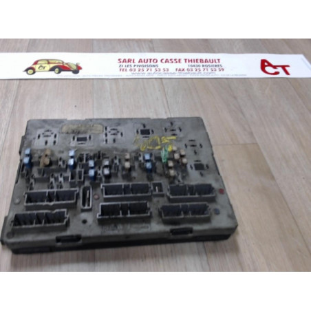 Porte fusible PEUGEOT 405 PHASE 1 d’occasion