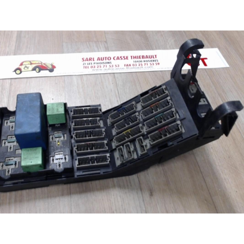 Porte fusible PEUGEOT  d’occasion
