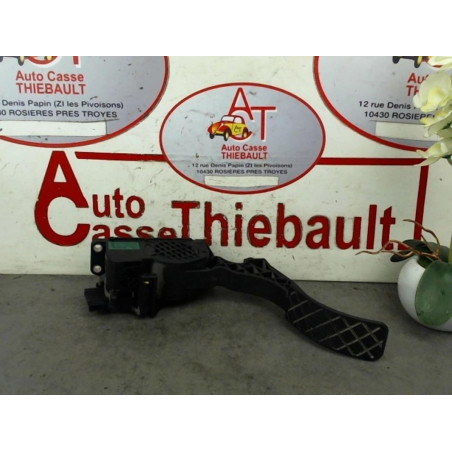 Pedalier d'accelerateur VOLKSWAGEN POLO IV (9N3) PHASE 2 d’occasion