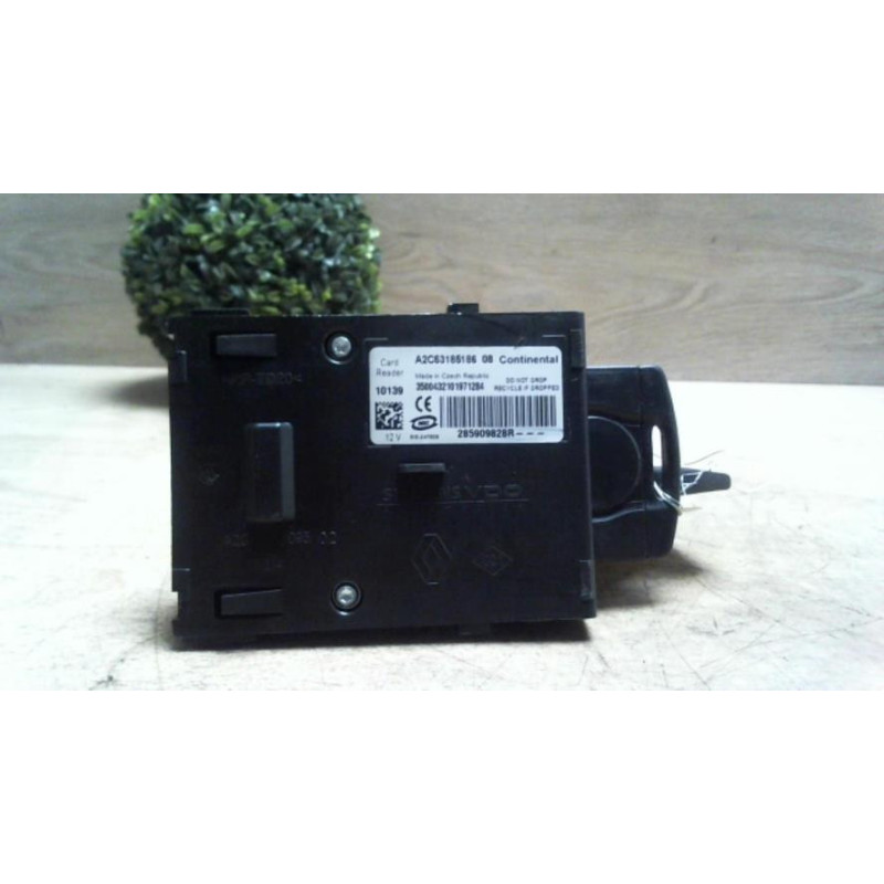 Lecteur de carte (neiman) RENAULT MEGANE 3 PHASE 1 d’occasion