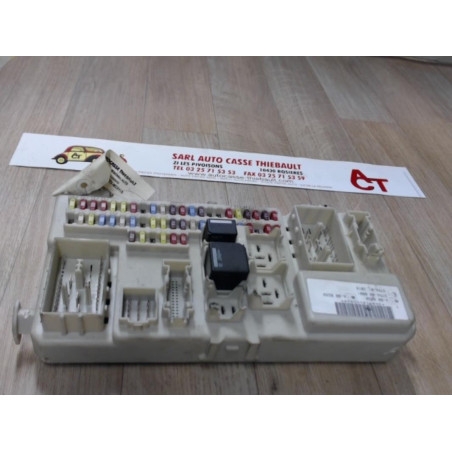 Porte fusible FORD  d’occasion