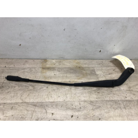 Bras essuie glace avant droit MERCEDES CLASSE A 169 PHASE 1 d’occasion