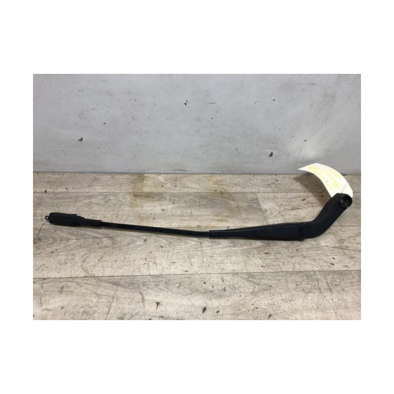 Bras essuie glace avant droit MERCEDES CLASSE A 169 PHASE 1 d’occasion