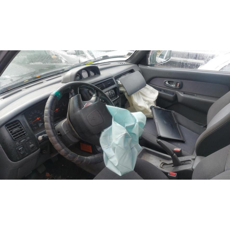 Poignee d'ouverture de capot MITSUBISHI L 200 2 d’occasion