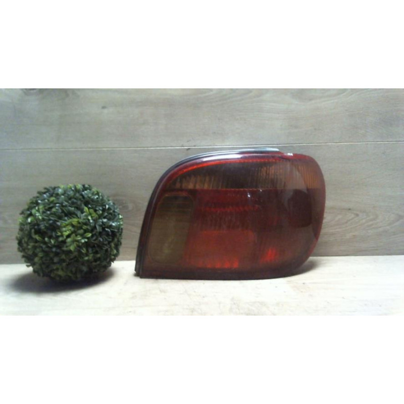 Feu arriere principal droit (feux) TOYOTA YARIS 1 PHASE 2 d’occasion